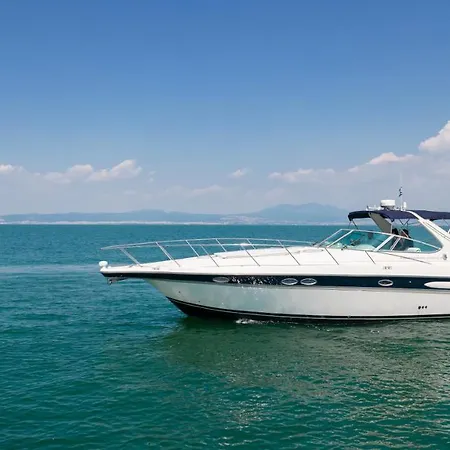 Halkidiki Yachting Botel